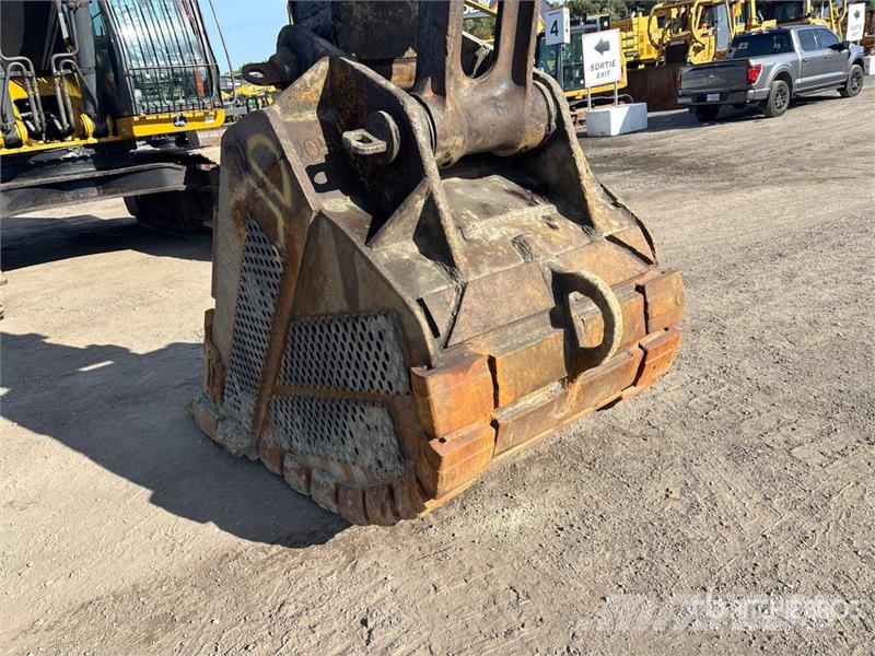 John Deere 470G Tracked Excavator Гусеничні екскаватори