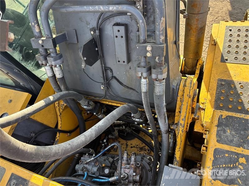John Deere 470G Tracked Excavator Гусеничні екскаватори