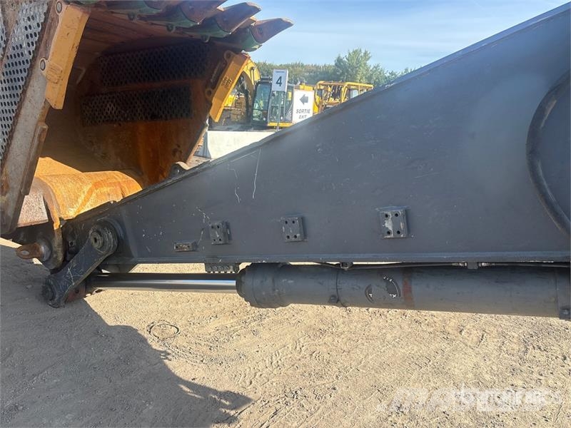John Deere 470G Tracked Excavator Гусеничні екскаватори