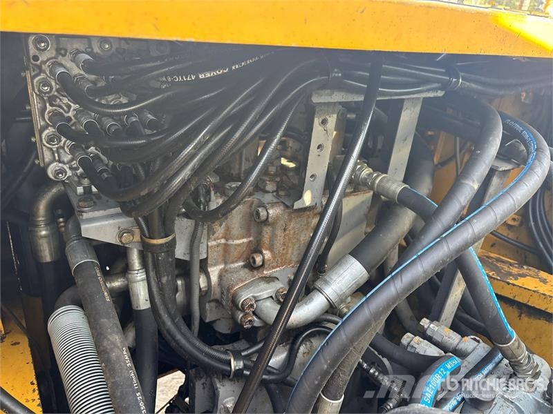 John Deere 470G Tracked Excavator Гусеничні екскаватори