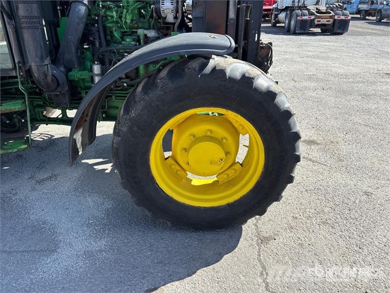 John Deere 5085M Traktorid