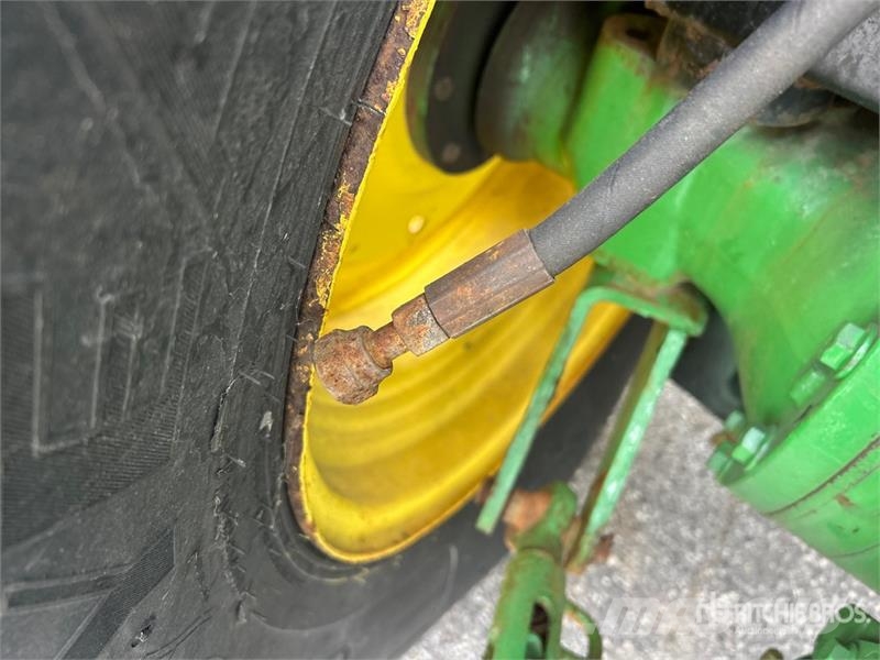 John Deere 5085M Τρακτέρ