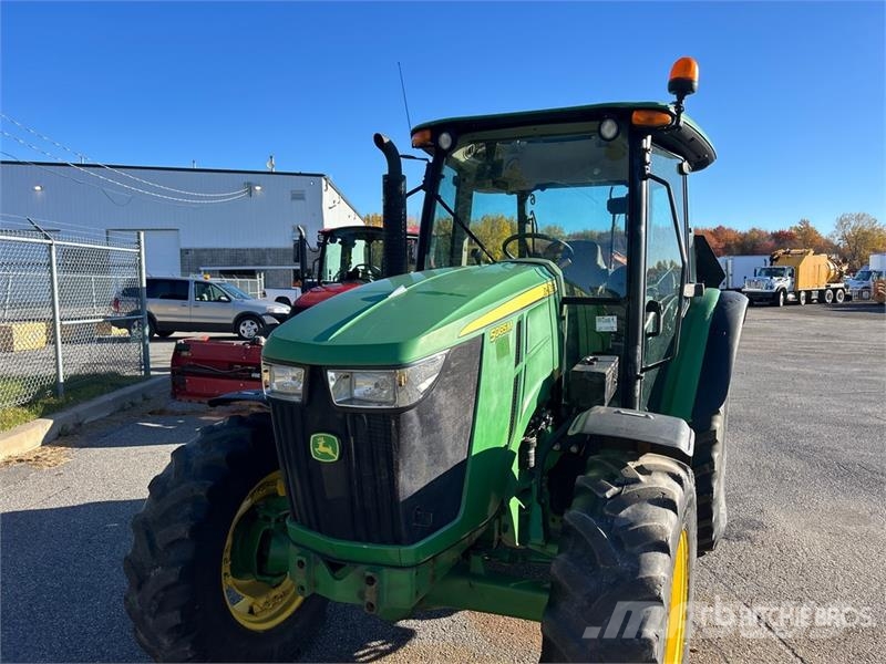 John Deere 5085M Tractoren