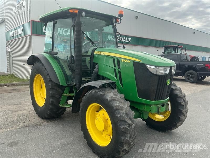 John Deere 5085M Traktorer