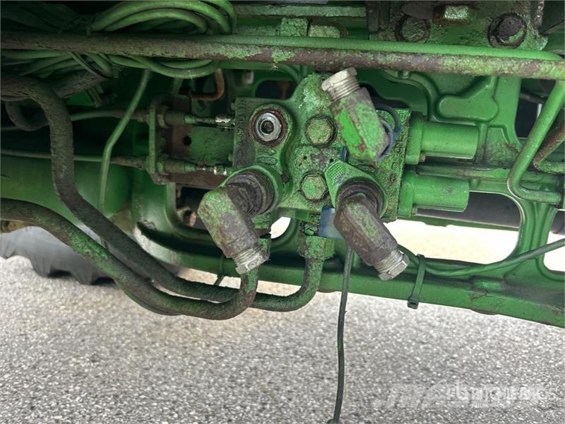 John Deere 5085M Τρακτέρ