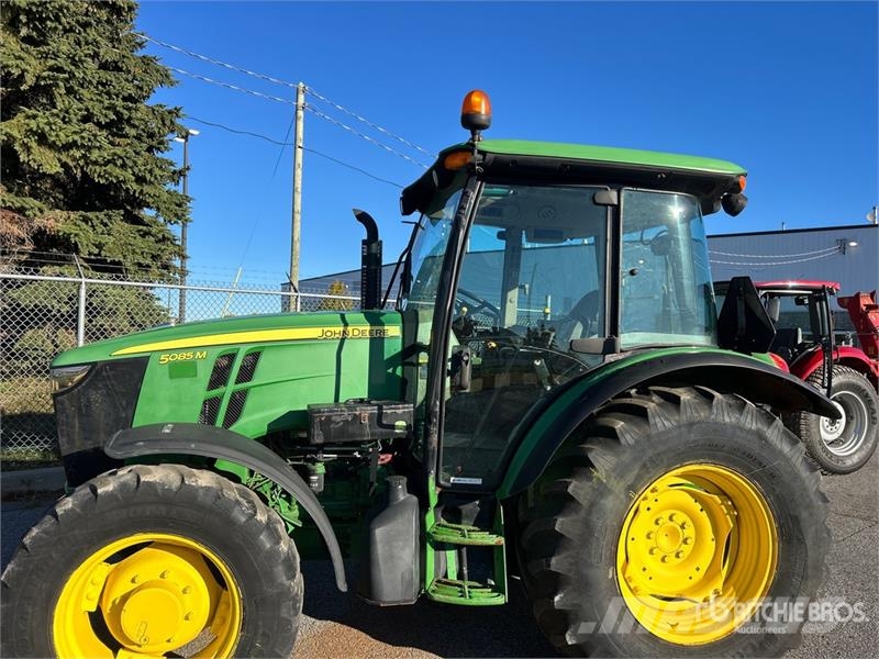 John Deere 5085M Tractoren