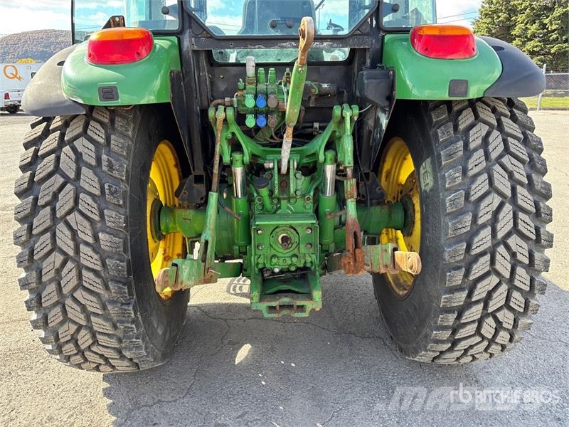 John Deere 5100M 4WD Tractor Traktoriai