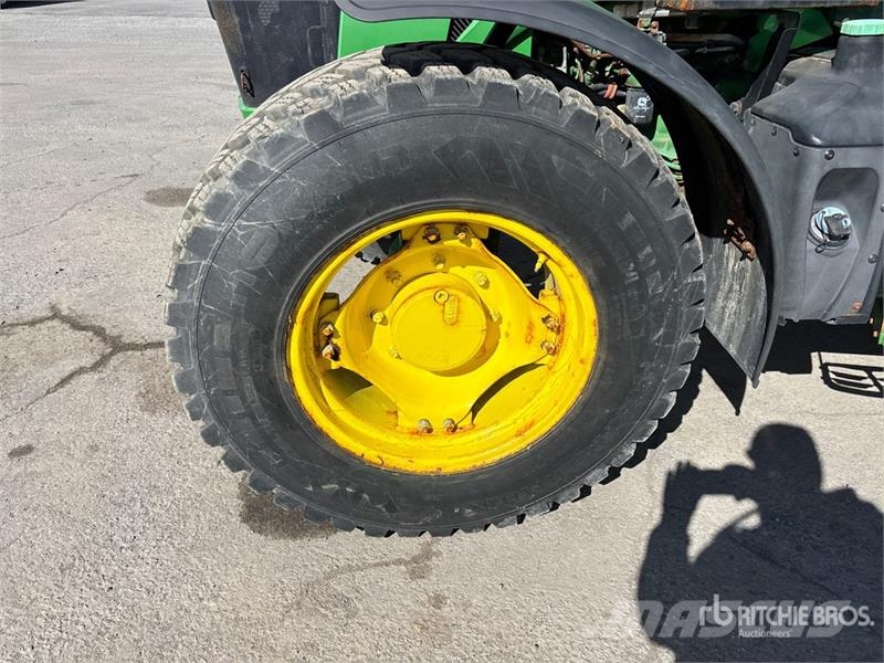 John Deere 5100M 4WD Tractor Traktoriai