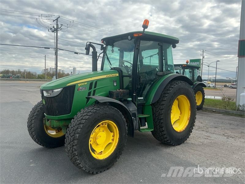John Deere 5100M 4WD Tractor Traktorit