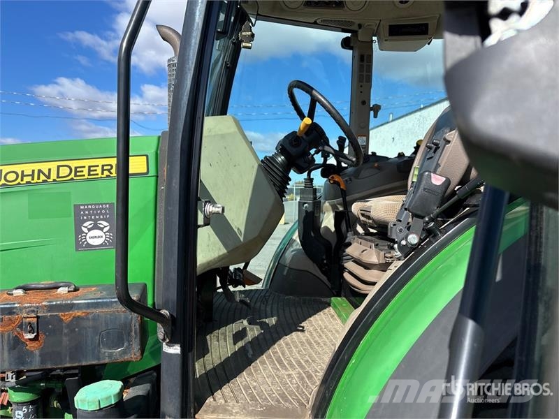 John Deere 5100M 4WD Tractor Traktoriai