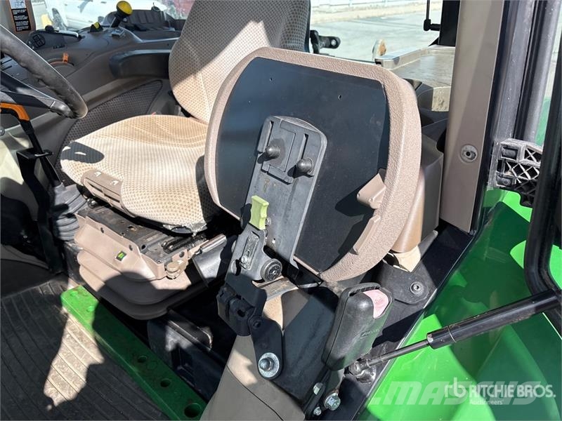 John Deere 5100M 4WD Tractor Traktoriai