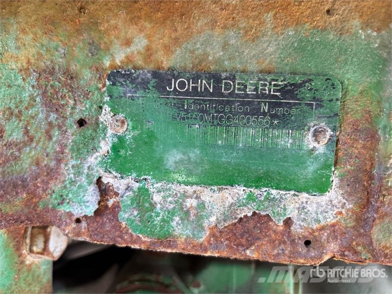 John Deere 5100M 4WD Tractor Traktoriai