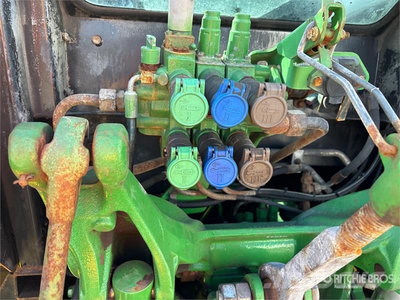 John Deere 5100M 4WD Tractor Traktoriai