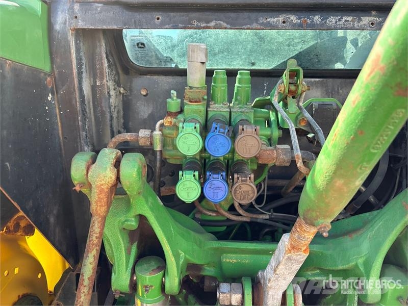 John Deere 5100M 4WD Tractor Traktoriai