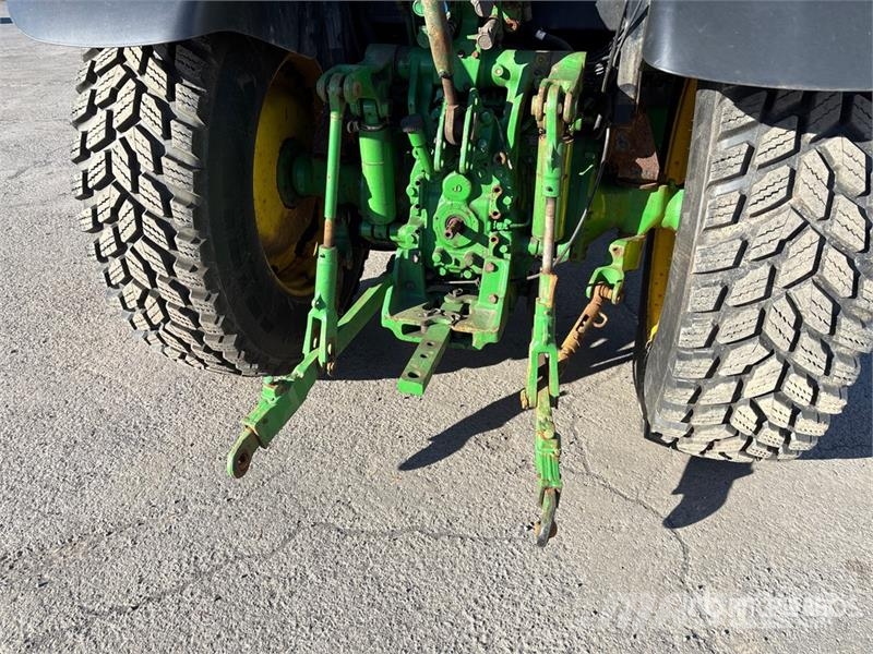 John Deere 5100R 4WD Tractor Traktoriai