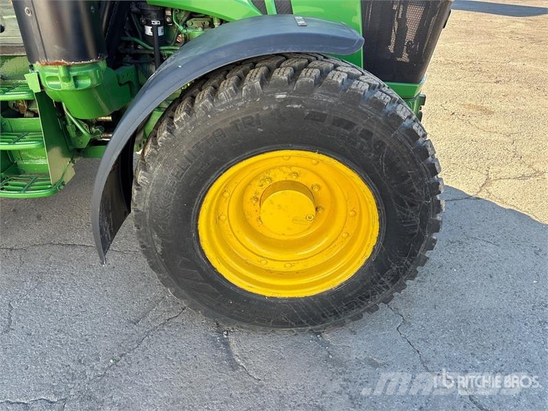 John Deere 5100R 4WD Tractor Traktoriai