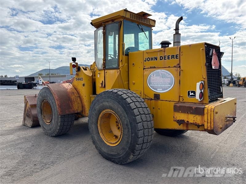 John Deere 544D Iekrāvēji uz riteņiem