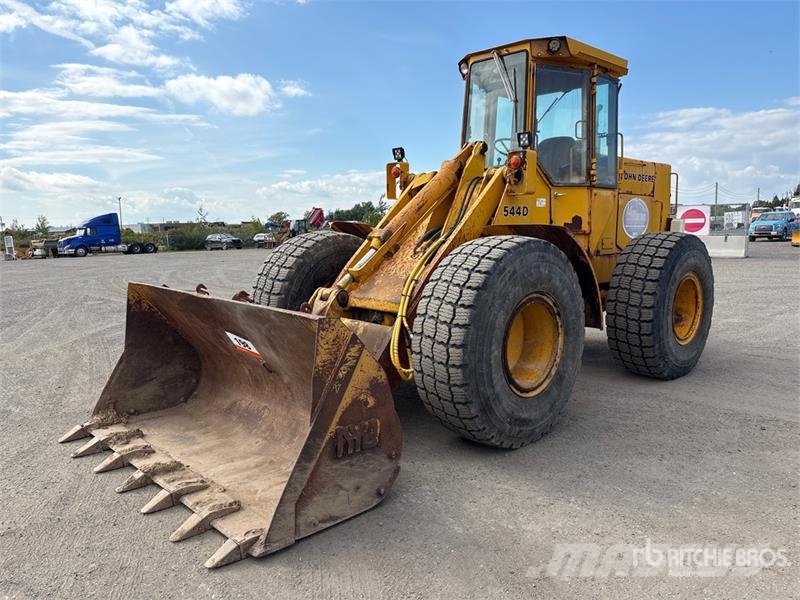 John Deere 544D Iekrāvēji uz riteņiem