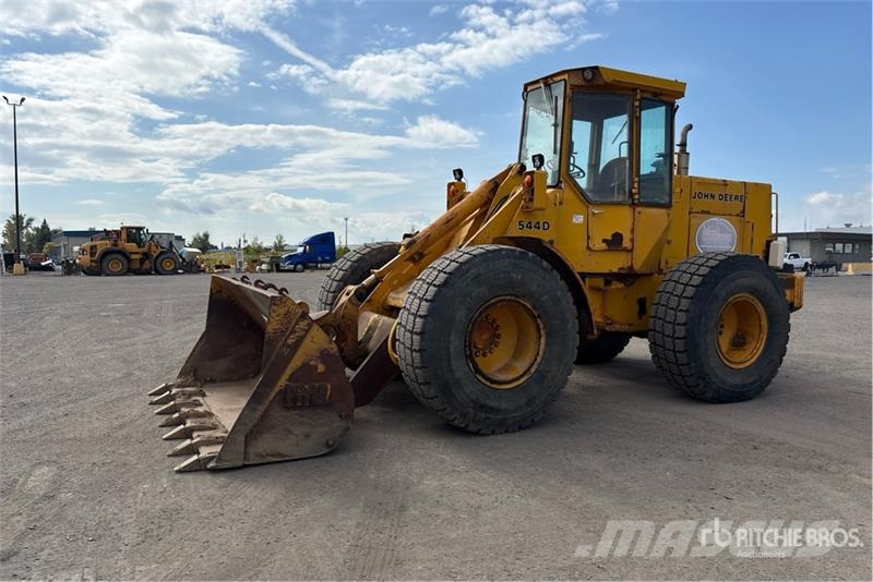 John Deere 544D Gumikerekes homlokrakodók