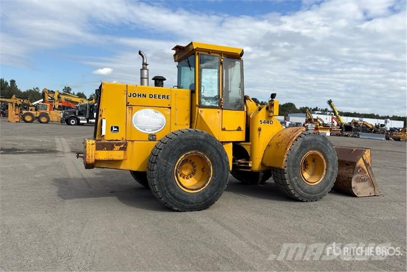 John Deere 544D Gumikerekes homlokrakodók