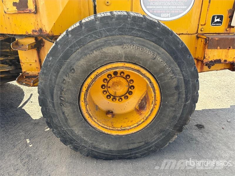 John Deere 544D Iekrāvēji uz riteņiem
