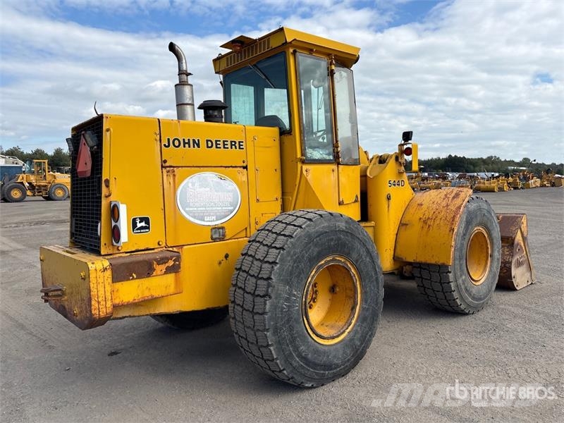 John Deere 544D Iekrāvēji uz riteņiem