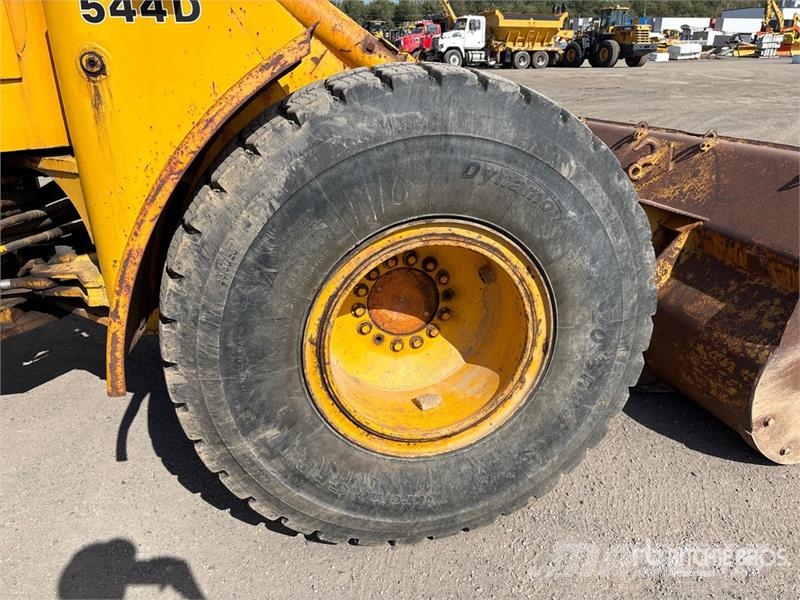 John Deere 544D Iekrāvēji uz riteņiem