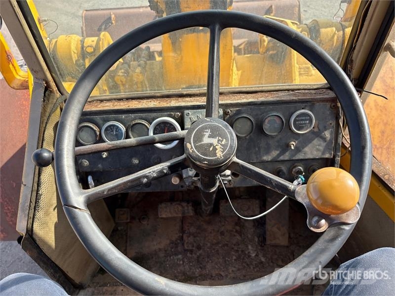 John Deere 544D Iekrāvēji uz riteņiem