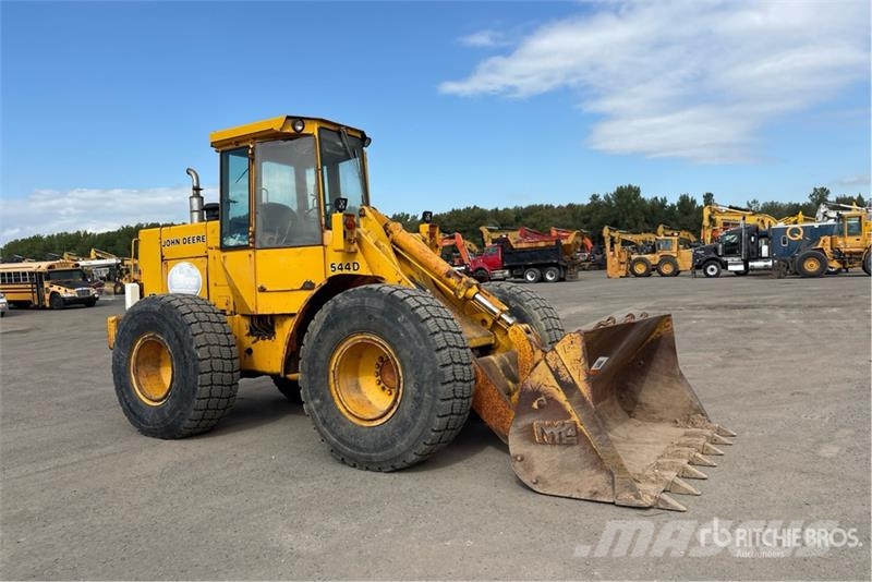 John Deere 544D Gumikerekes homlokrakodók