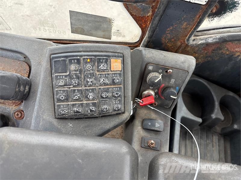 John Deere 544J Wheel Loader Фронтальні навантажувачі