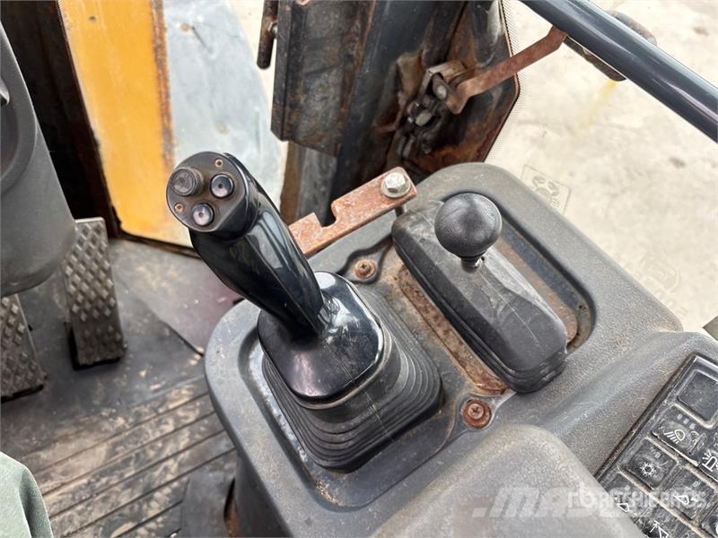 John Deere 544J Wheel Loader Фронтальні навантажувачі