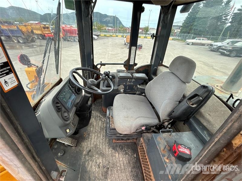 John Deere 544J Wheel Loader Фронтальні навантажувачі