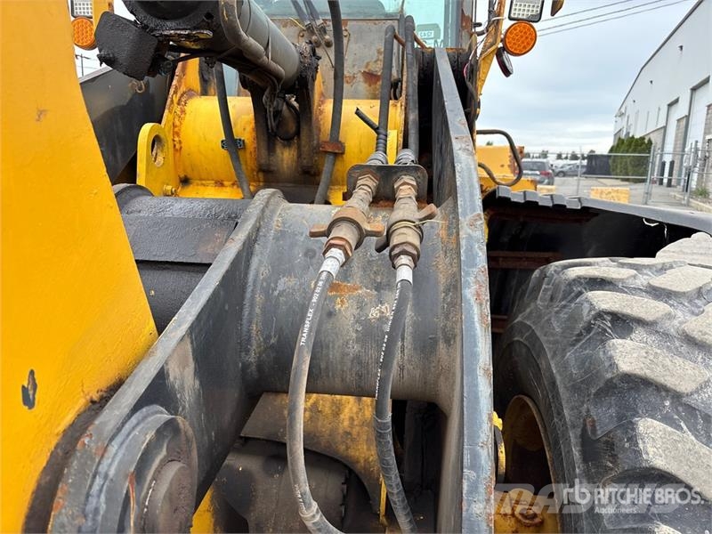 John Deere 544J Wheel Loader Фронтальні навантажувачі