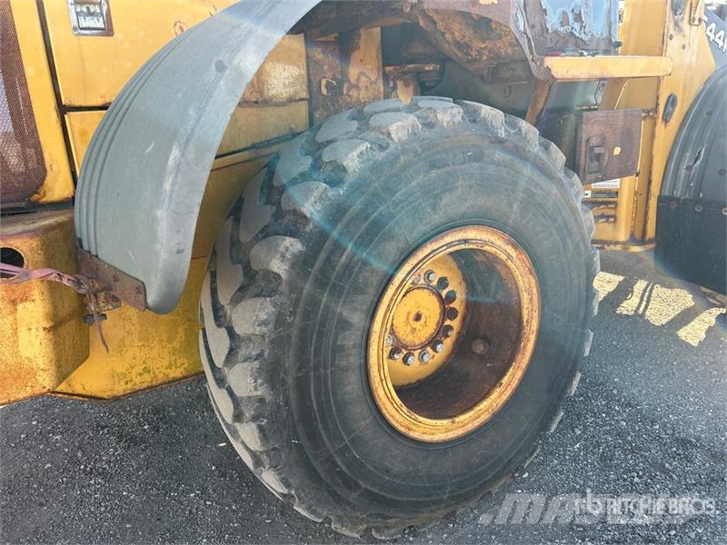 John Deere 544K Wheel Loader Gumikerekes homlokrakodók