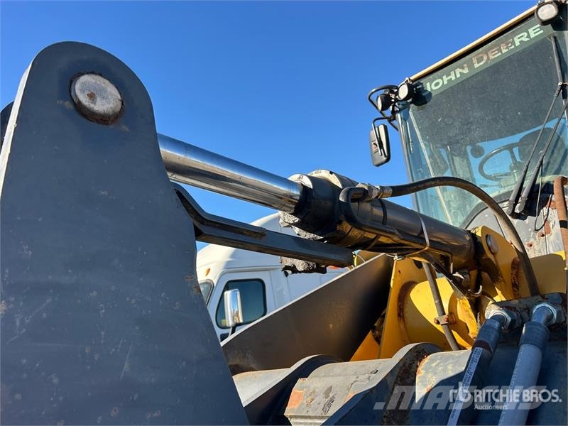 John Deere 544K Wheel Loader Gumikerekes homlokrakodók