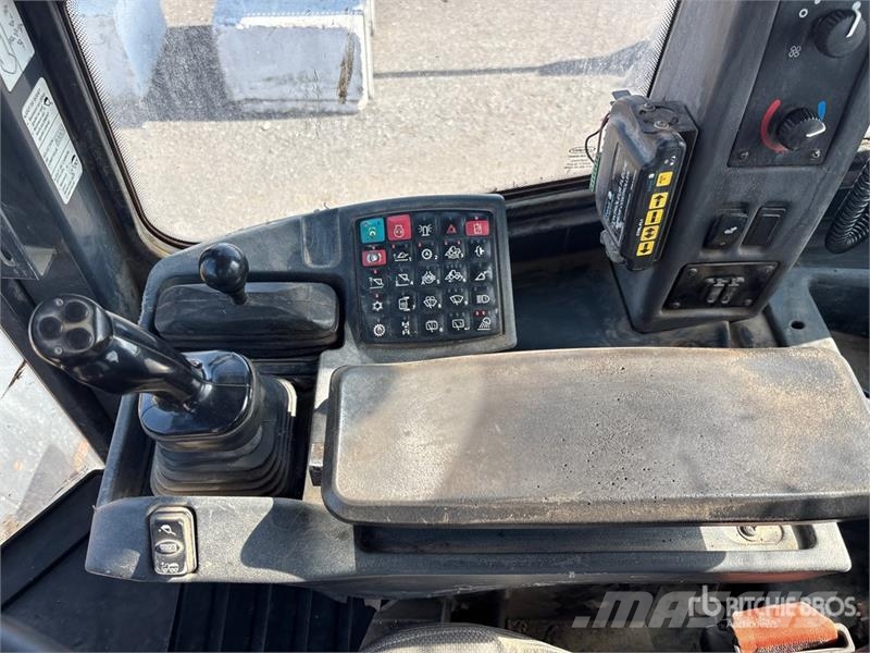 John Deere 624K Iekrāvēji uz riteņiem
