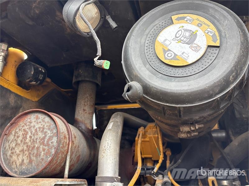 John Deere 624K Kolesni nakladalci