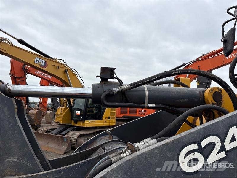 John Deere 624K Kolesni nakladalci