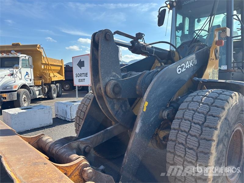 John Deere 624K Iekrāvēji uz riteņiem
