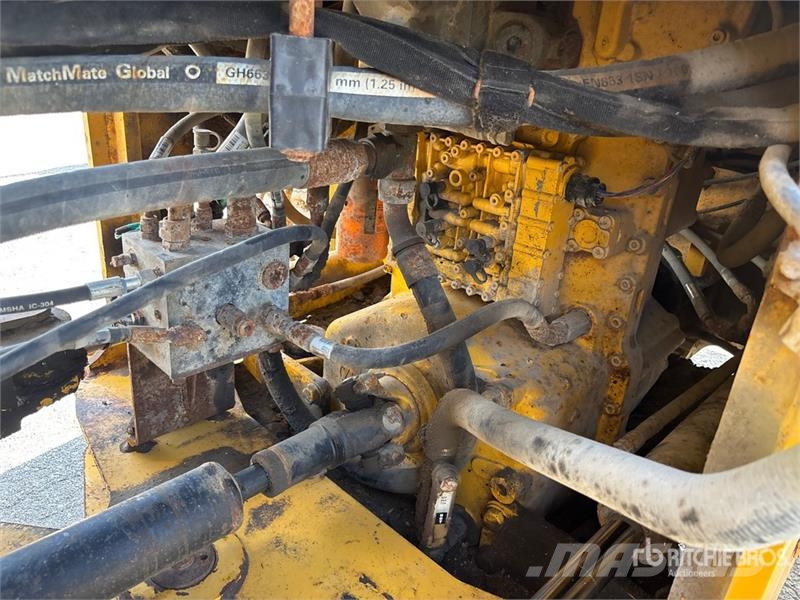 John Deere 624K Iekrāvēji uz riteņiem