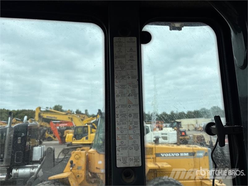 John Deere 624K Kolesni nakladalci