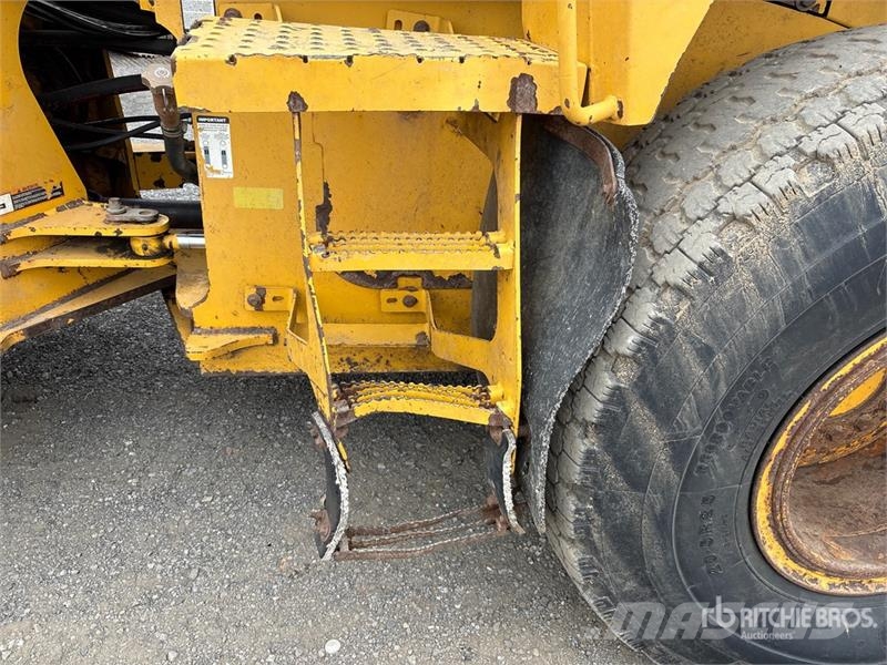 John Deere 624K Kolesni nakladalci