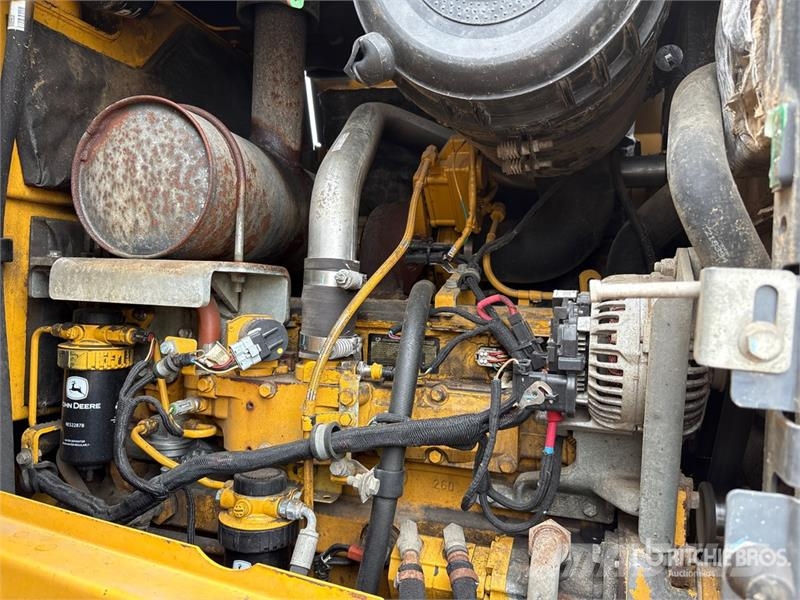 John Deere 624K Kolesni nakladalci