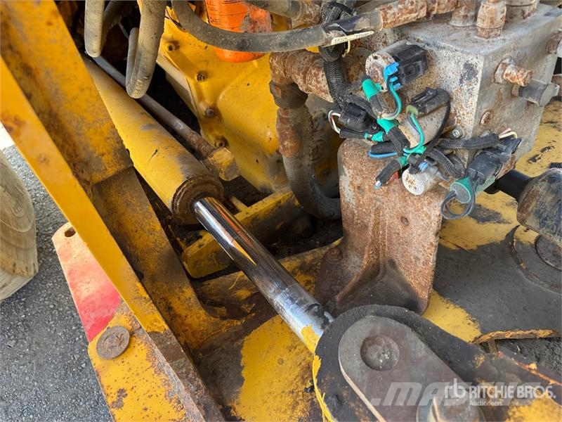 John Deere 624K Iekrāvēji uz riteņiem