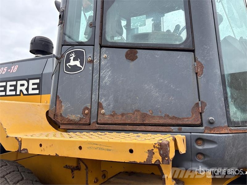 John Deere 624K Kolesni nakladalci