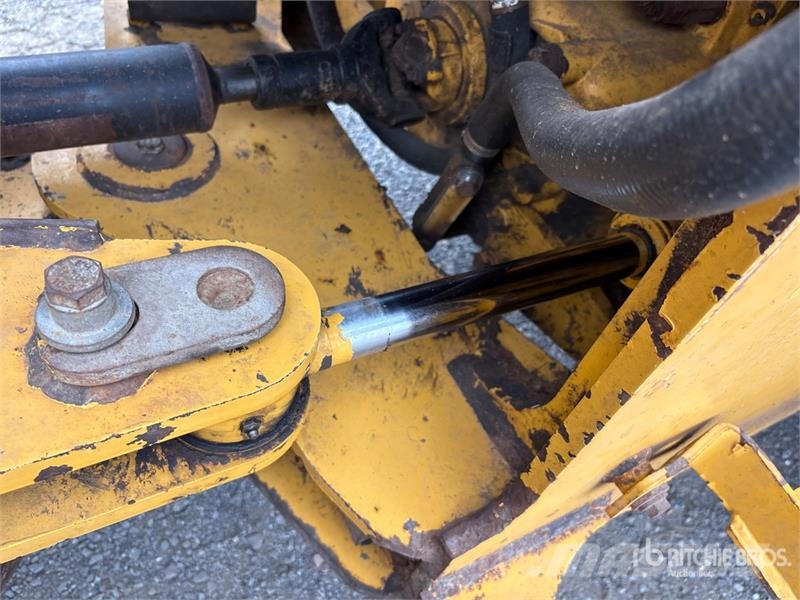 John Deere 624K Kolesni nakladalci