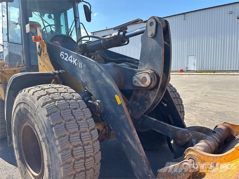 John Deere 624K Iekrāvēji uz riteņiem