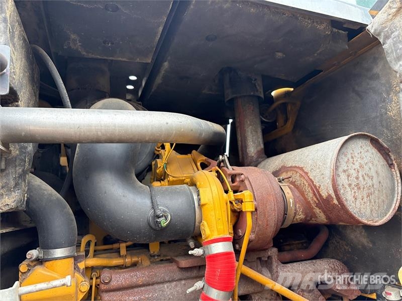 John Deere 624K Kolesni nakladalci