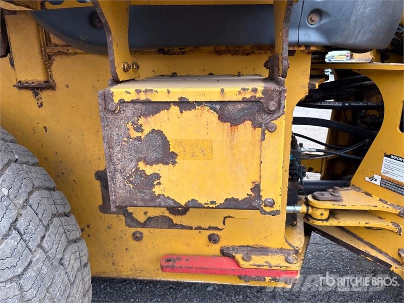 John Deere 624K Kolesni nakladalci