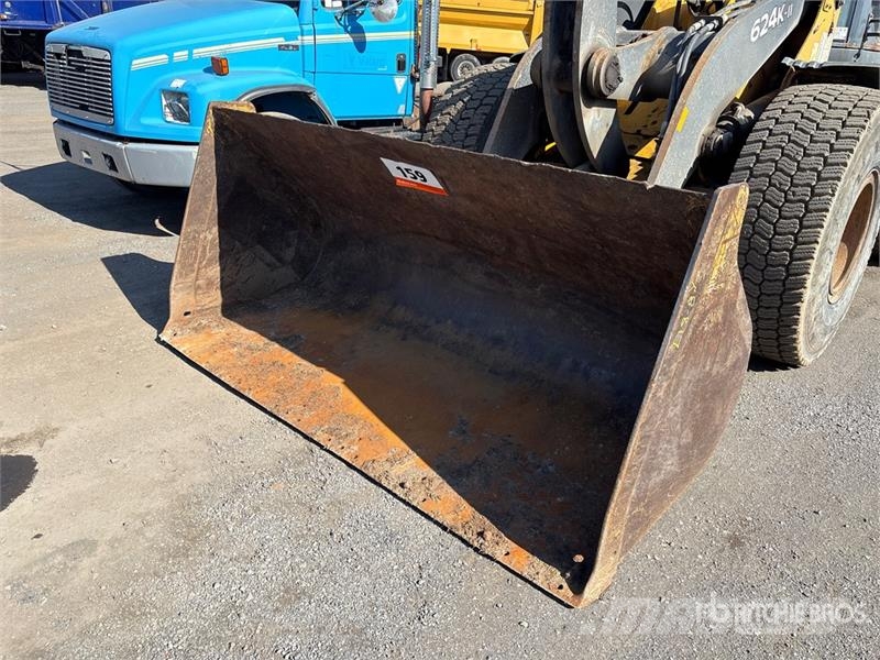 John Deere 624K Iekrāvēji uz riteņiem